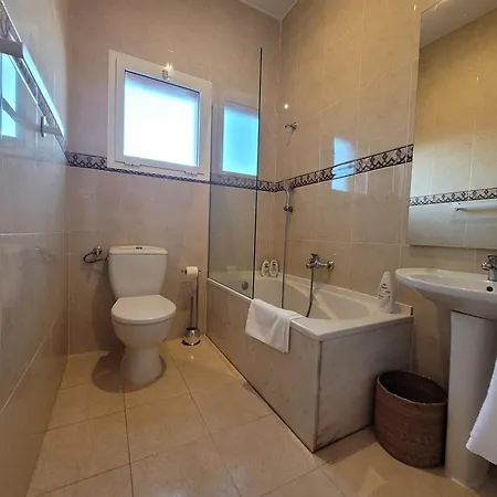 בית נופש A Casa Do Escritor *